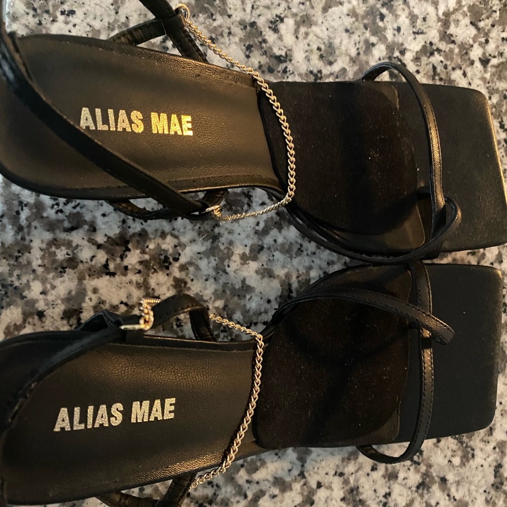 Alias Mae heels